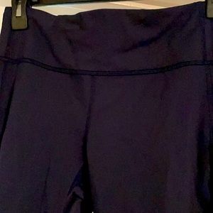 Lulu Barely worn navy blue Fast and Free cropped